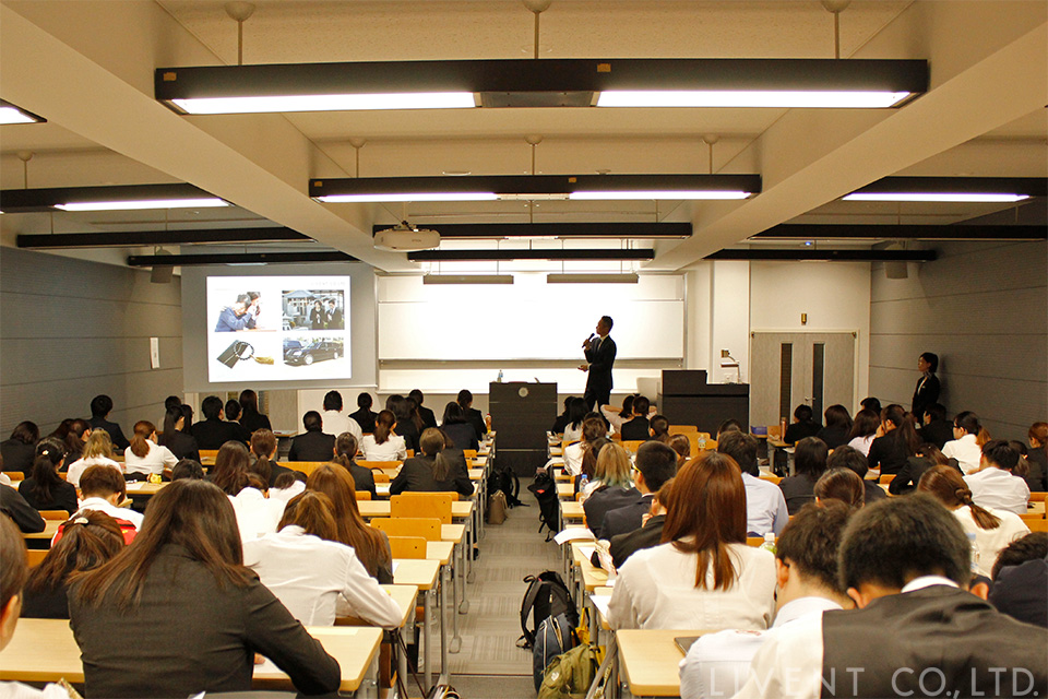 明海大学で講演する三上力央