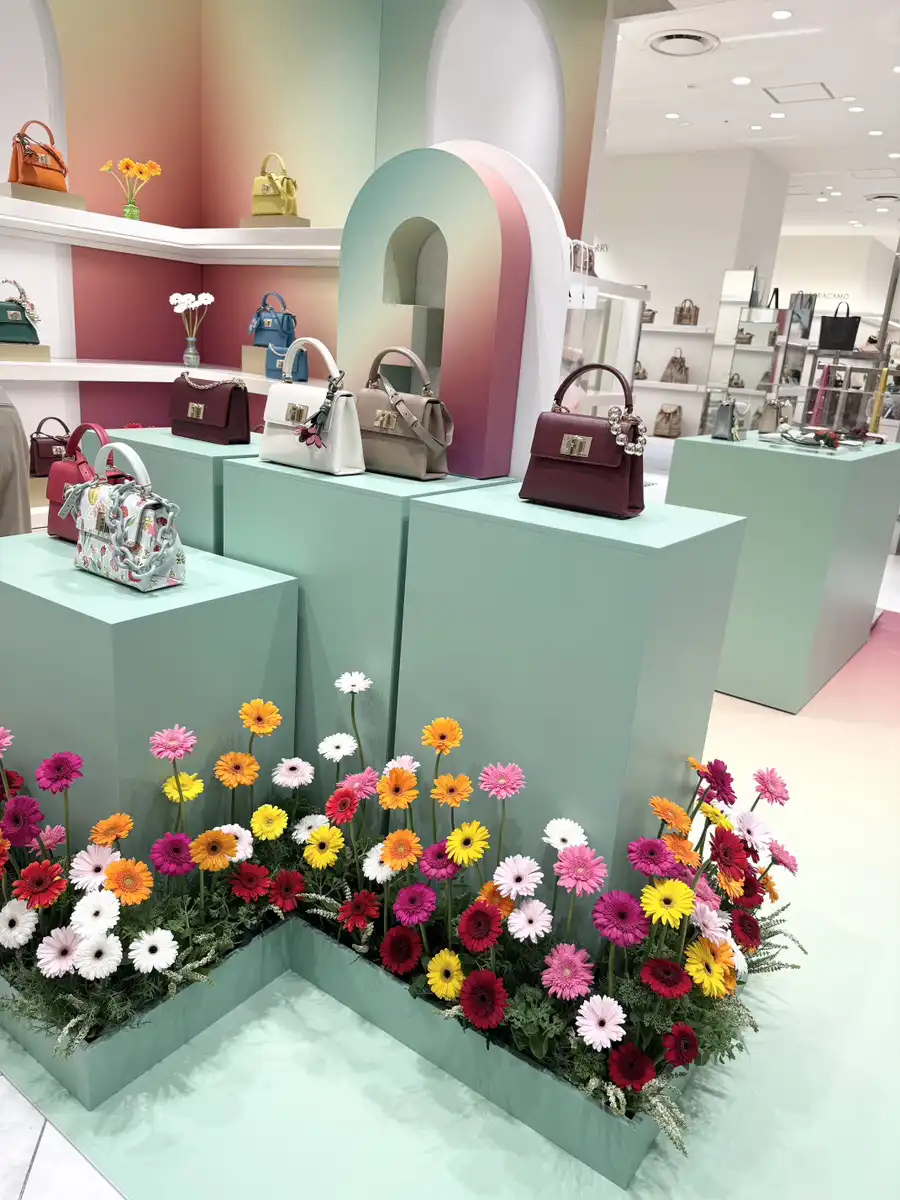 With The FLOWERSがFURLA様のイベント装飾を担当
